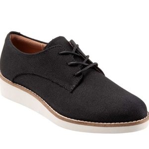 SoftWalk Willis Derby 8W Wide